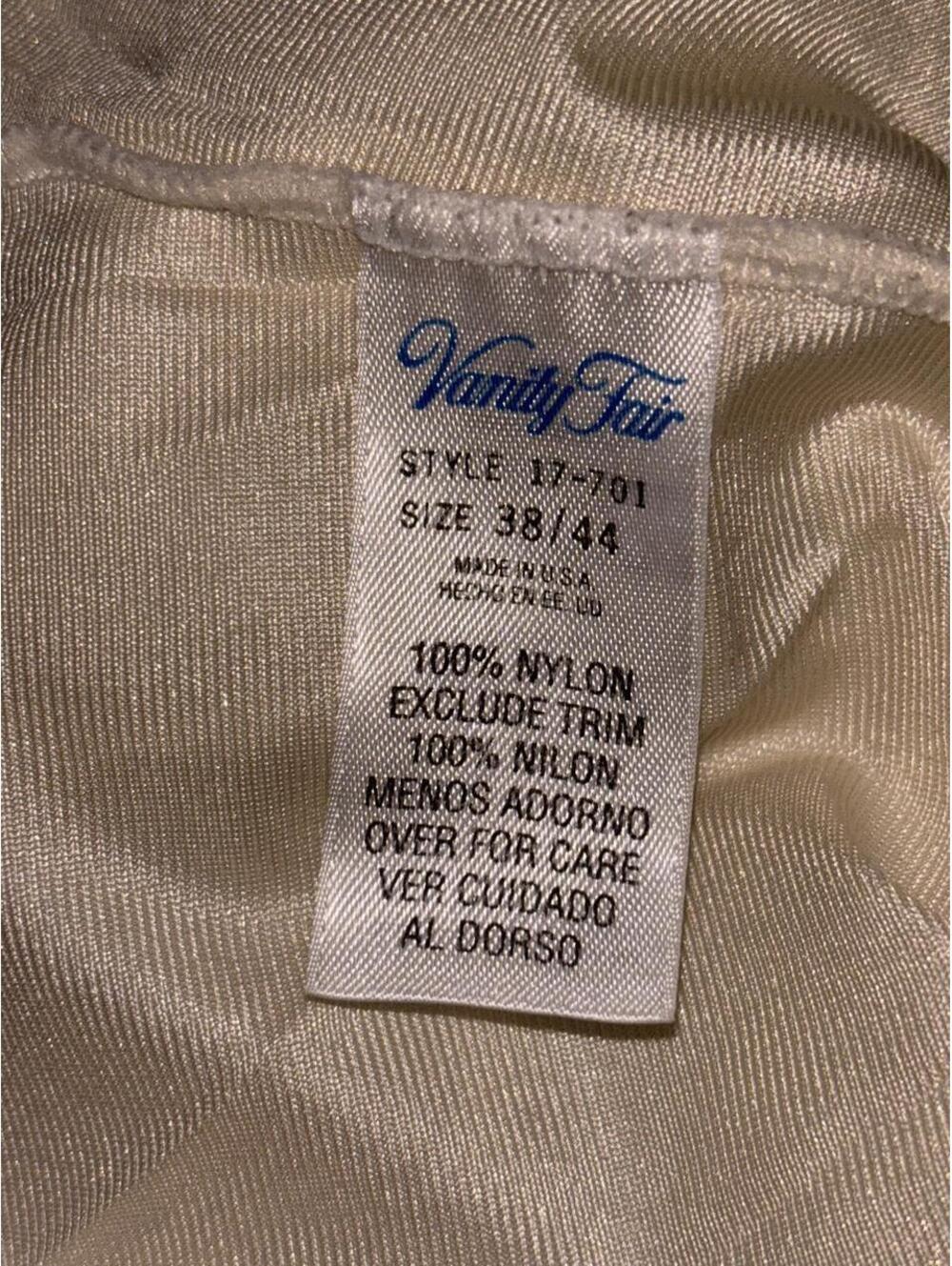 VINTAGE Vanity Fair dainty Ivory 100% Nylon cami - Picture 7 of 8